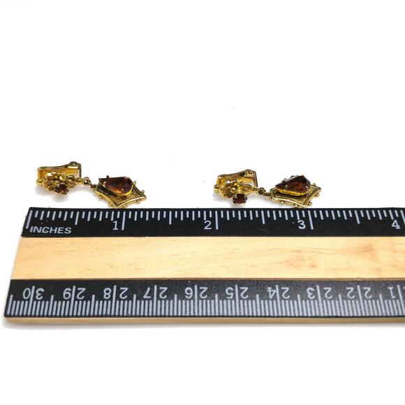 Vintage Topaz Rhinestone Clip Earrings, Teardrop Rhinestone, 1960s Jewelry - Picture 8 of 10